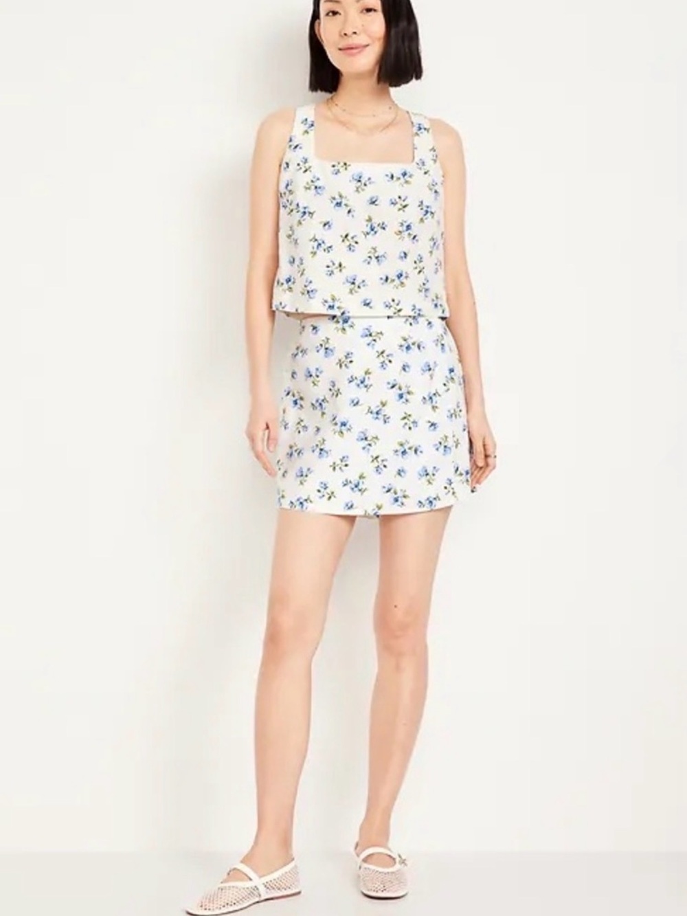 Old Navy women’s Cream & Blue Floral Tank & Skort Set